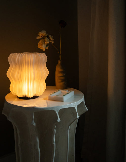 Load image into Gallery viewer, Cordless Mini Wavy Lamp
