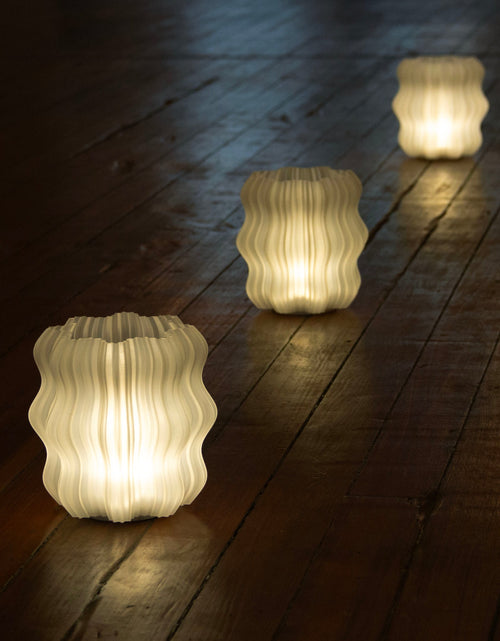 Load image into Gallery viewer, Cordless Mini Wavy Lamp
