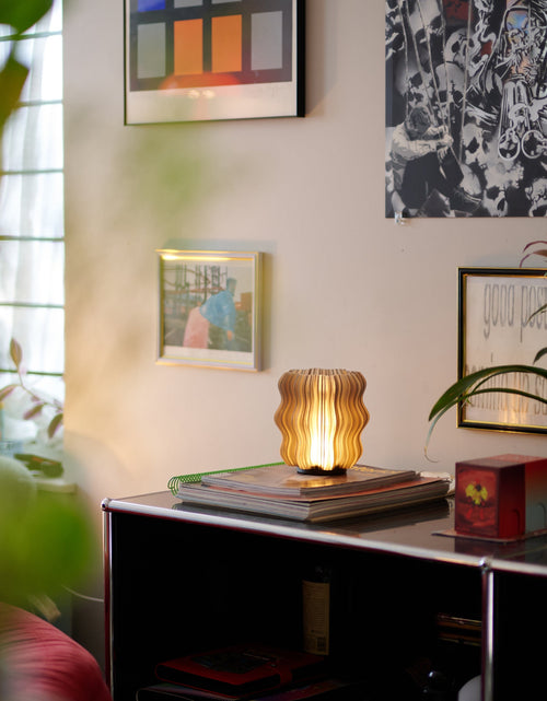 Load image into Gallery viewer, Cordless Mini Wavy Lamp
