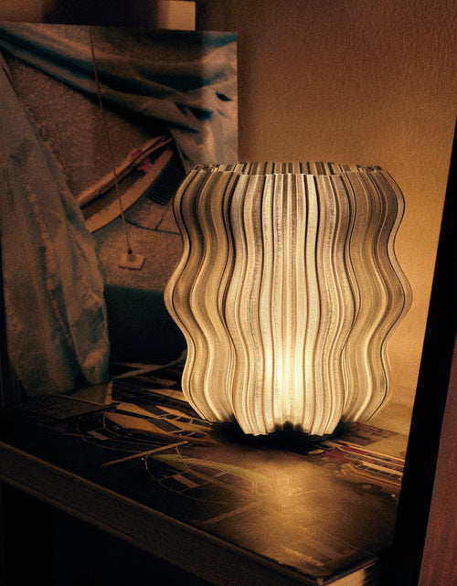 Load image into Gallery viewer, Cordless Mini Wavy Lamp

