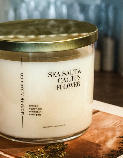 Load image into Gallery viewer, Sea Salt &amp; Cactus Flower Candle
