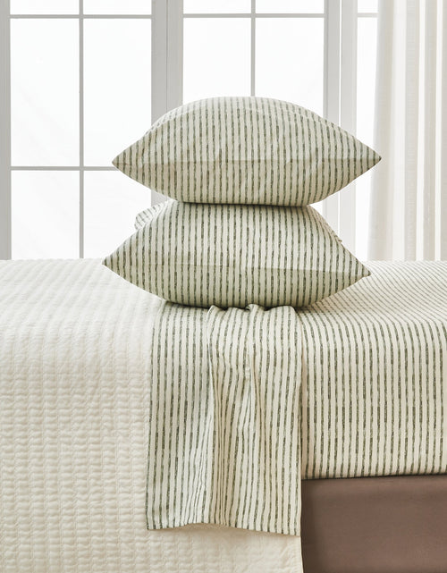 Load image into Gallery viewer, Striped Sheet Set - Evette Collection
