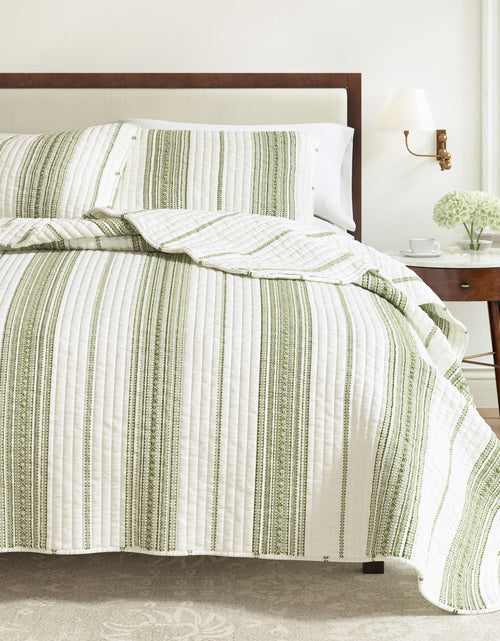 Load image into Gallery viewer, Stripe Quilt - Wesley Collection
