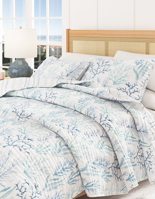 Load image into Gallery viewer, Blue Coral Quilt - Amelia Island
