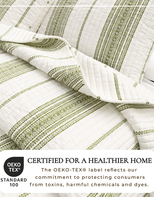 Load image into Gallery viewer, Stripe Quilt - Wesley Collection
