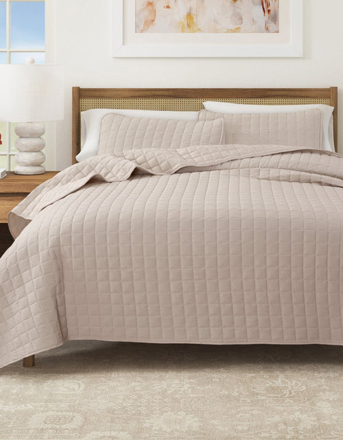 Load image into Gallery viewer, Box-Stitched Seersucker Quilt Set - Seersucker Collection

