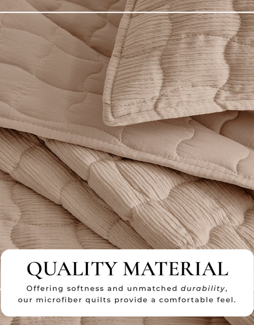 Load image into Gallery viewer, Gauze-Inspired Texture Quilt Set - Wave Stitch Collection
