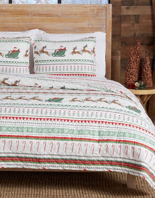 Load image into Gallery viewer, Christmas Quilt - Festive Collection
