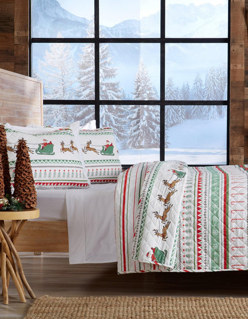 Load image into Gallery viewer, Christmas Quilt - Festive Collection
