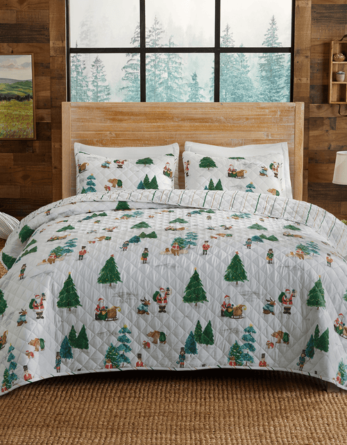Load image into Gallery viewer, Christmas Quilt - Mittens Collection
