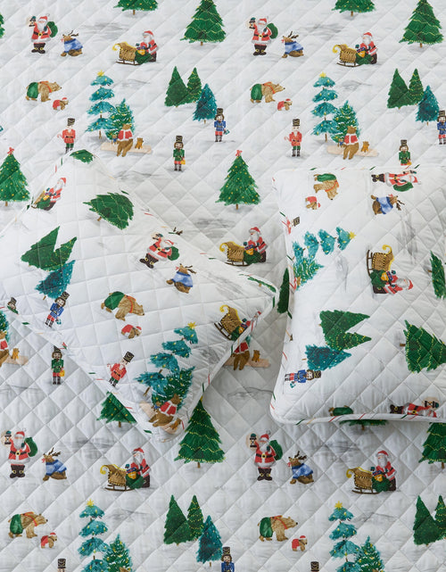 Load image into Gallery viewer, Christmas Quilt - Mittens Collection
