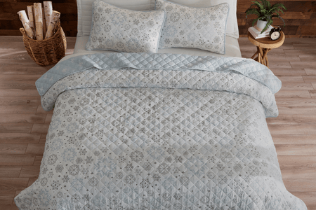 Snowflake Quilt - Nova Collection