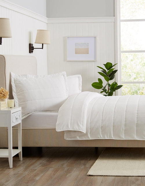 Load image into Gallery viewer, Textured Striped Quilt Set - Ellie Collection
