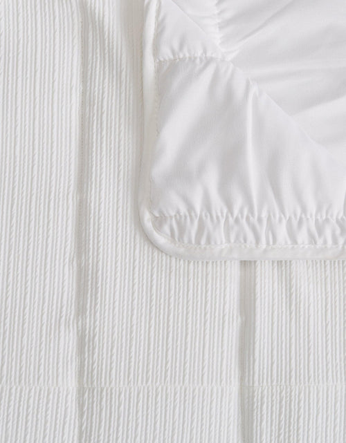 Load image into Gallery viewer, Textured Striped Quilt Set - Ellie Collection
