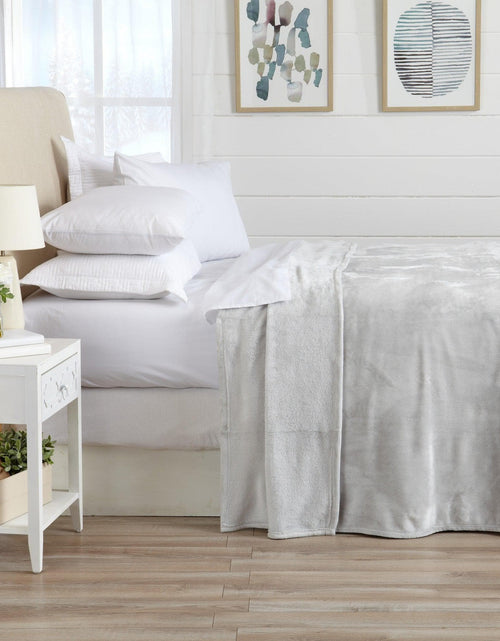 Load image into Gallery viewer, Velvet Plush Blanket - Avianna Collection
