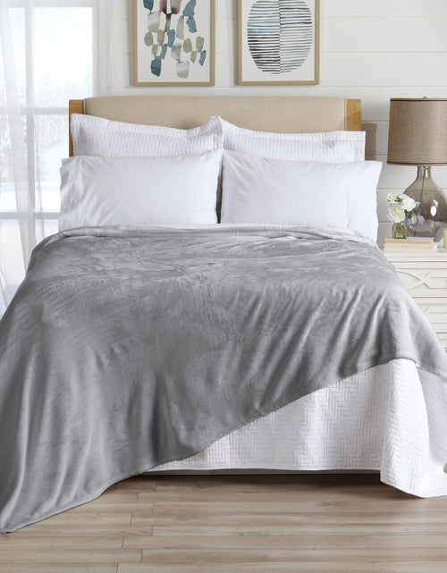 Load image into Gallery viewer, Velvet Plush Blanket - Avianna Collection
