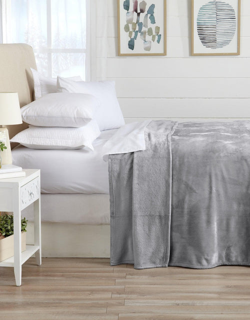 Load image into Gallery viewer, Velvet Plush Blanket - Avianna Collection
