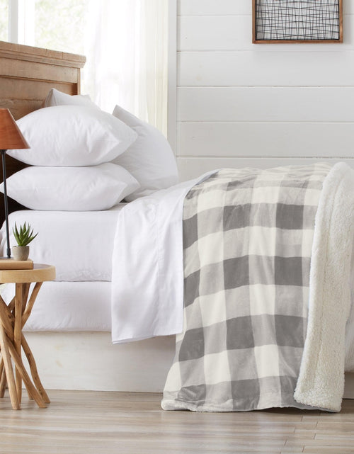Load image into Gallery viewer, Velvet Plush Sherpa Luxury Bed Blanket - Cielo Collection
