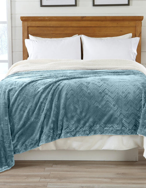 Load image into Gallery viewer, Velvet Plush Sherpa Luxury Bed Blanket - Cielo Collection
