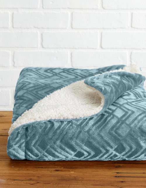 Load image into Gallery viewer, Velvet Plush Sherpa Luxury Bed Blanket - Cielo Collection
