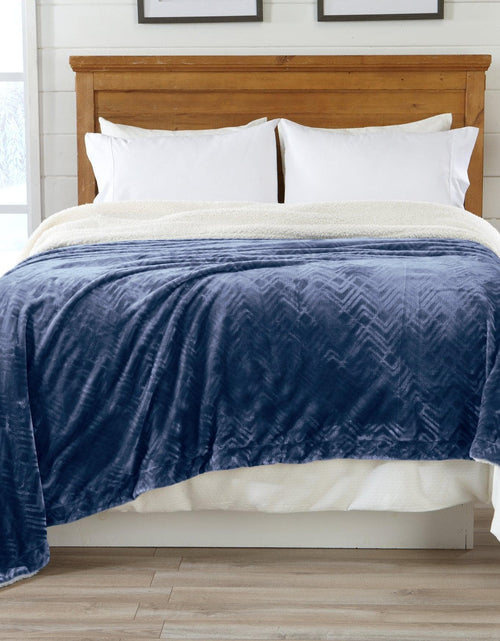 Load image into Gallery viewer, Velvet Plush Sherpa Luxury Bed Blanket - Cielo Collection
