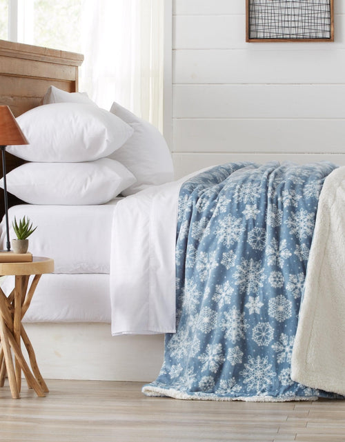 Load image into Gallery viewer, Velvet Plush Sherpa Luxury Bed Blanket - Cielo Collection
