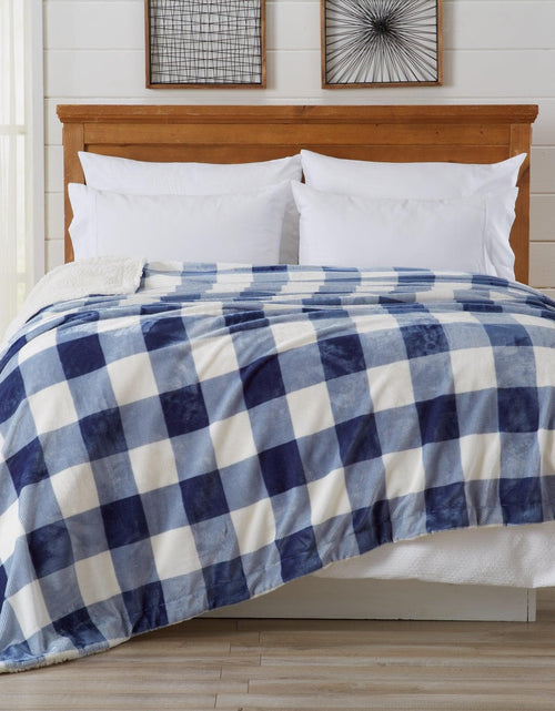 Load image into Gallery viewer, Velvet Plush Sherpa Luxury Bed Blanket - Cielo Collection
