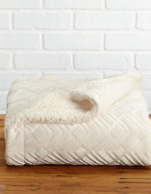 Load image into Gallery viewer, Velvet Plush Sherpa Luxury Bed Blanket - Cielo Collection
