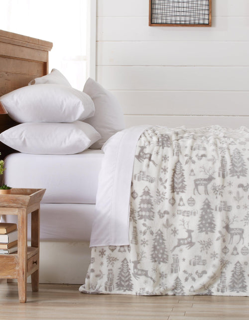Load image into Gallery viewer, Velvet Throw Blanket - Pearl Collection
