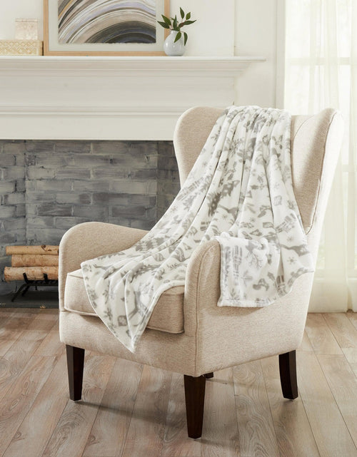 Load image into Gallery viewer, Velvet Throw Blanket - Pearl Collection
