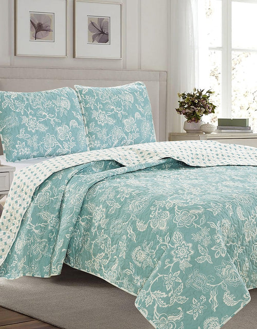 Load image into Gallery viewer, Floral Quilt - Emma Collection
