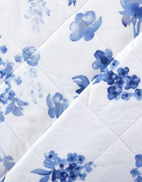 Load image into Gallery viewer, Floral Quilt - Raelynn Collection
