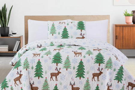 Holiday Quilt - Holly Collection
