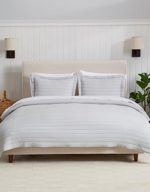 Load image into Gallery viewer, Solid Striped Quilt - Virginia Collection
