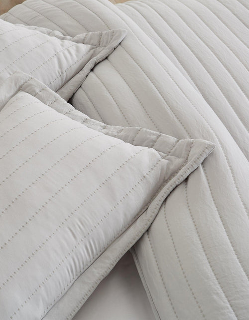 Load image into Gallery viewer, Solid Striped Quilt - Virginia Collection
