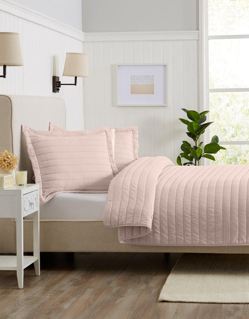 Load image into Gallery viewer, Solid Striped Quilt - Virginia Collection
