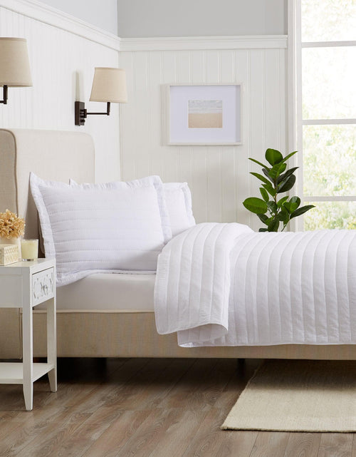 Load image into Gallery viewer, Solid Striped Quilt - Virginia Collection

