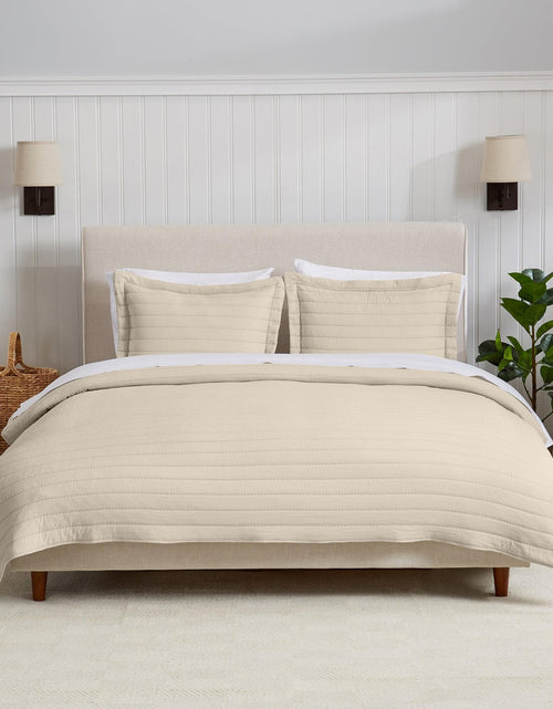 Load image into Gallery viewer, Solid Striped Quilt - Virginia Collection
