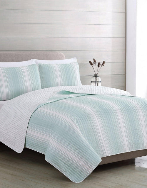 Load image into Gallery viewer, Everette Collection Ombre Striped Quilt Set
