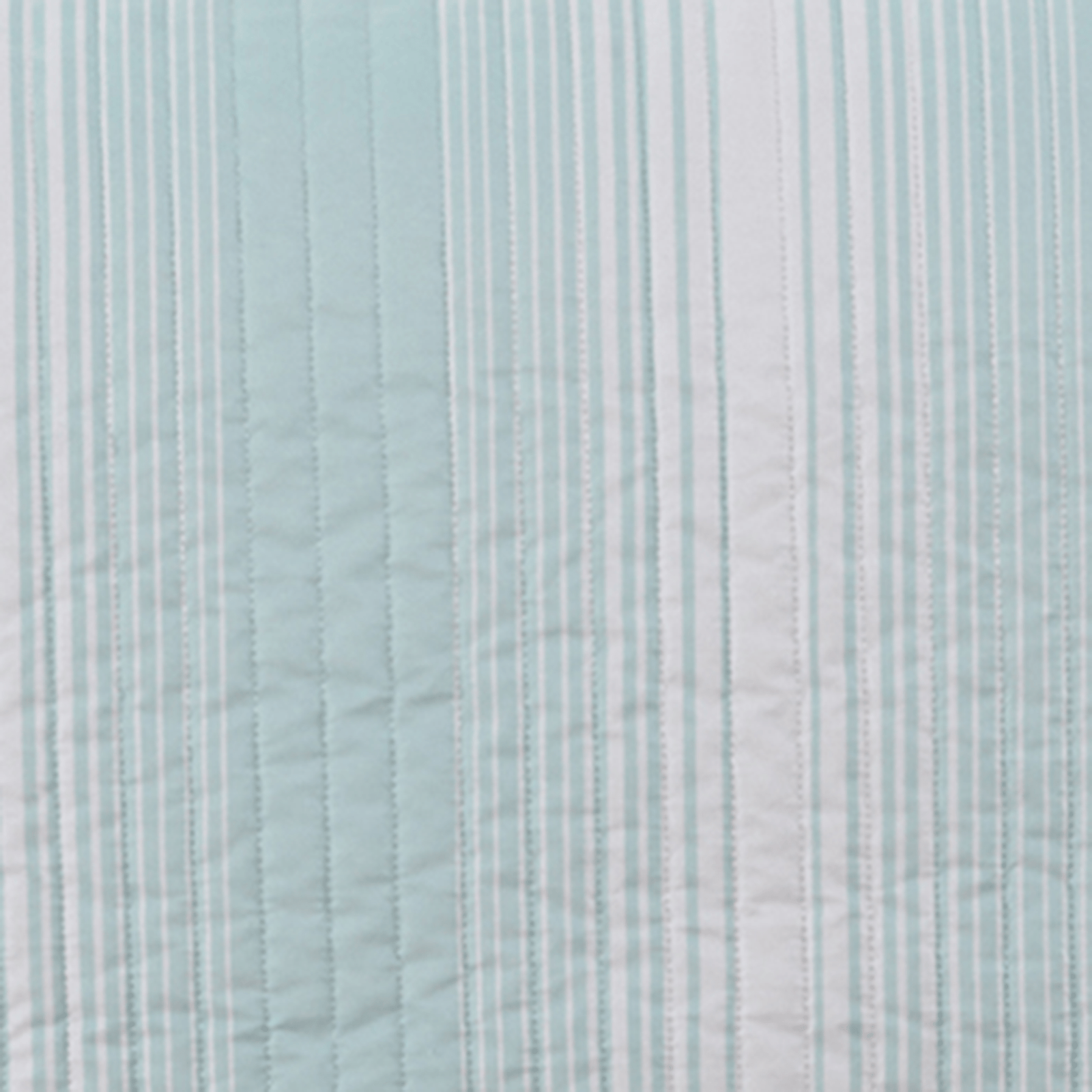 Everette Collection Ombre Striped Quilt Set