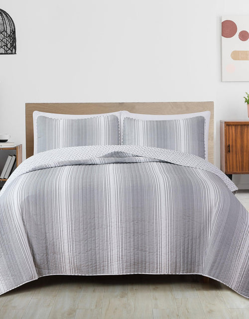 Load image into Gallery viewer, Everette Collection Ombre Striped Quilt Set
