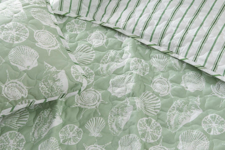 Green Seashell Quilt - Emerald Bay
