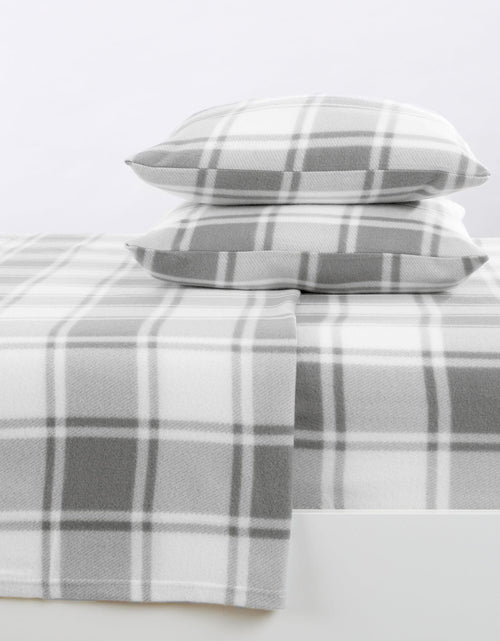 Load image into Gallery viewer, Printed Fleece Sheet - Dara Collection
