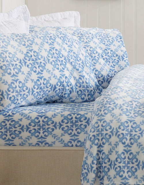 Load image into Gallery viewer, Printed Plush Sheet - Velvet Luxe Lattice Collection
