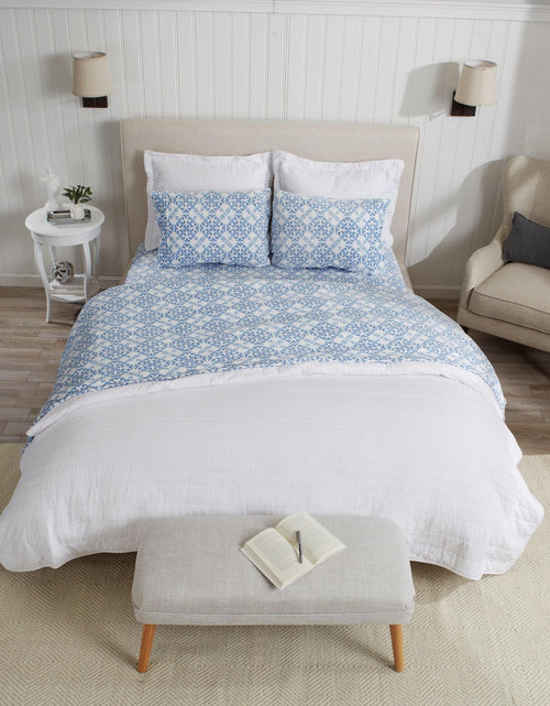Load image into Gallery viewer, Printed Plush Sheet - Velvet Luxe Lattice Collection
