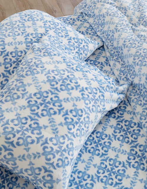 Load image into Gallery viewer, Printed Plush Sheet - Velvet Luxe Lattice Collection
