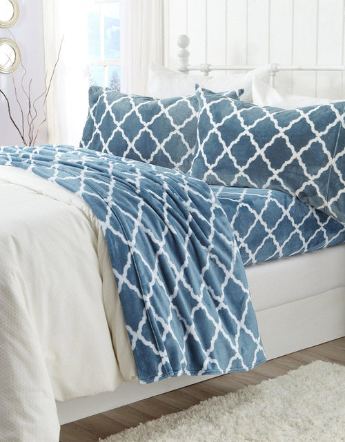 Load image into Gallery viewer, Printed Plush Sheet - Velvet Luxe Lattice Collection
