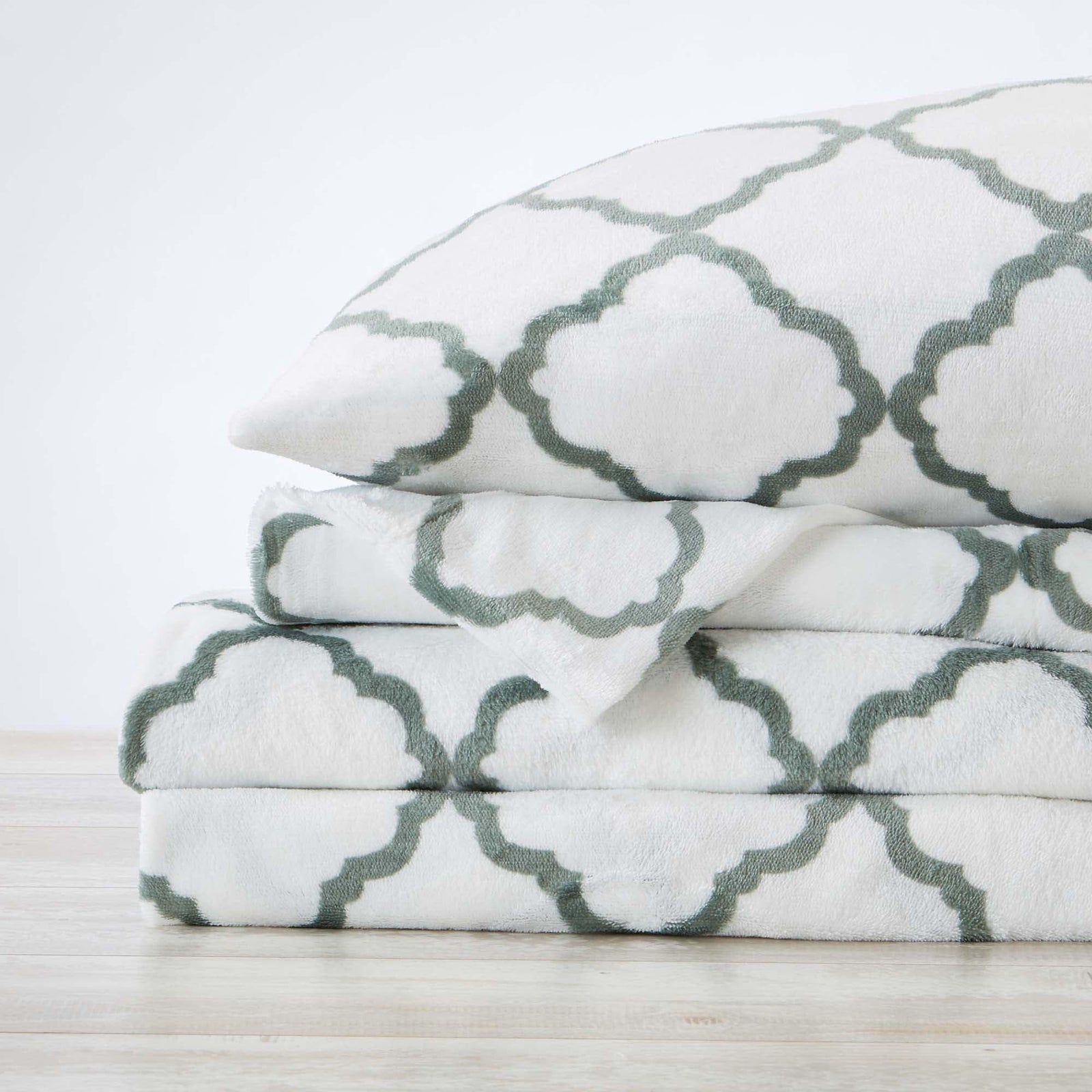 Printed Plush Sheet - Velvet Luxe Lattice Collection