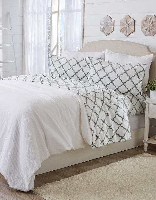 Load image into Gallery viewer, Printed Plush Sheet - Velvet Luxe Lattice Collection
