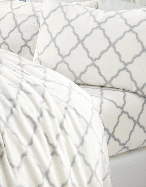 Load image into Gallery viewer, Printed Plush Sheet - Velvet Luxe Lattice Collection
